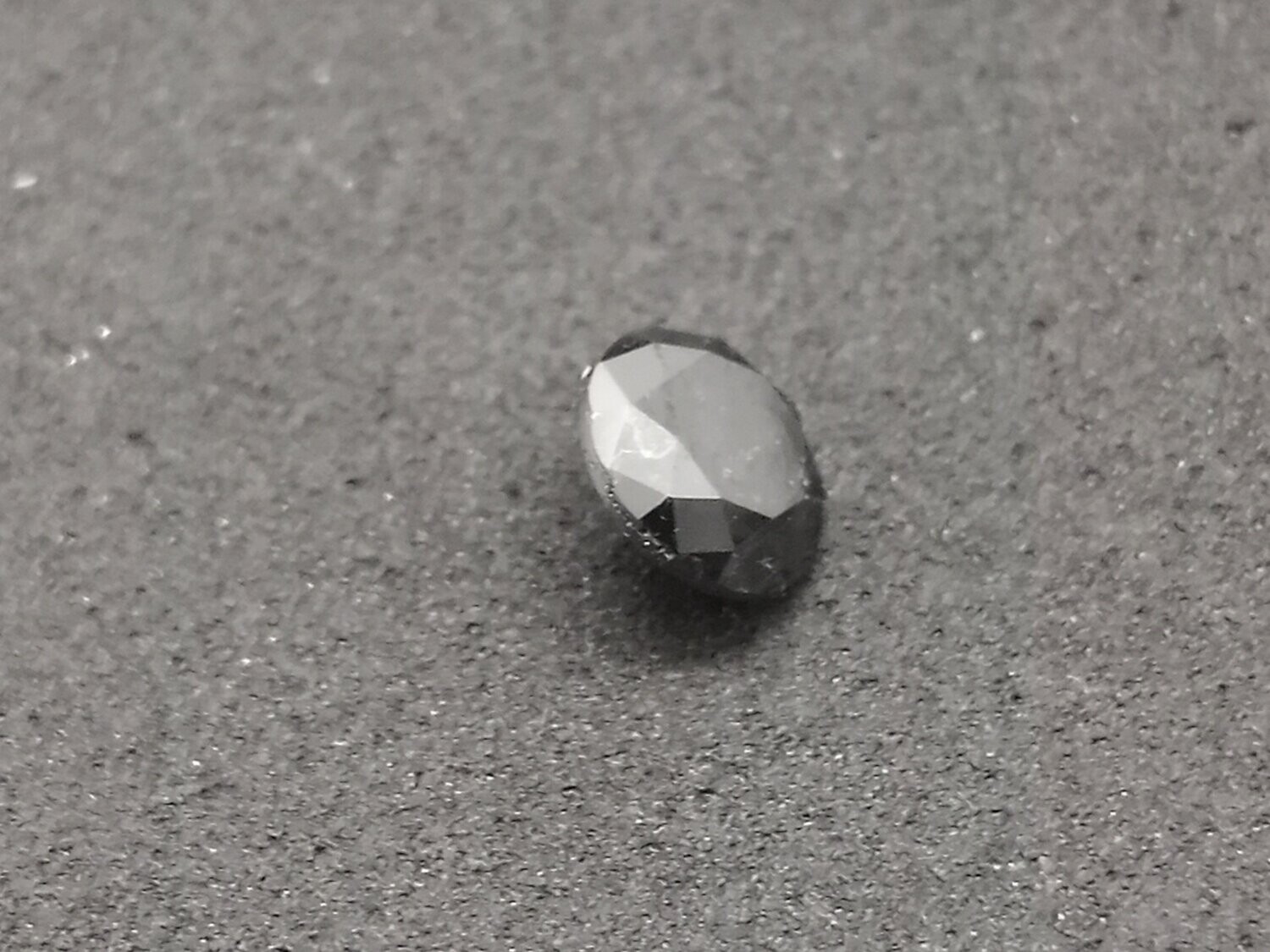 NATURAL BLACK DIAMOND MIXED ROUND CUT 2.65 CTS