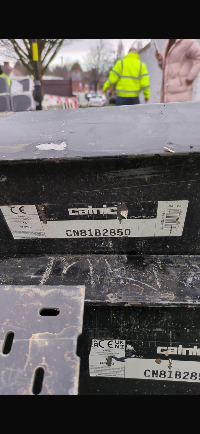 Catnic External Solid Wall Lintel CN81B 2850mm