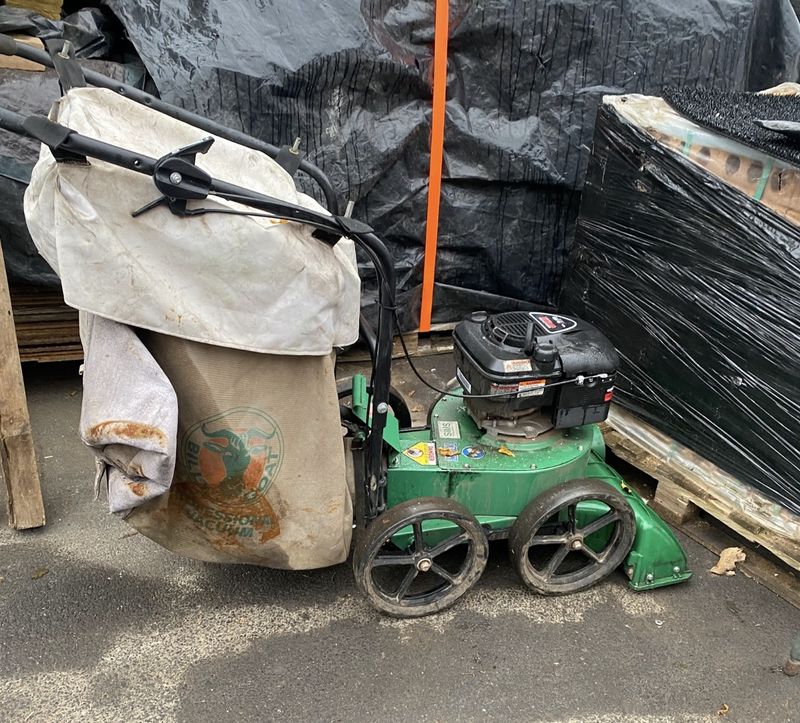 Billy Goat Leaf &amp; Debris Vacuum
