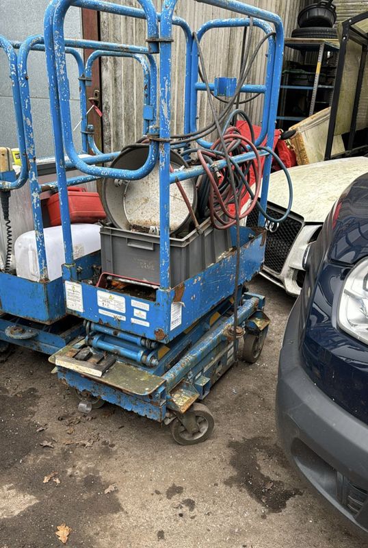 Electric Scissor Lift 5mt 240kg