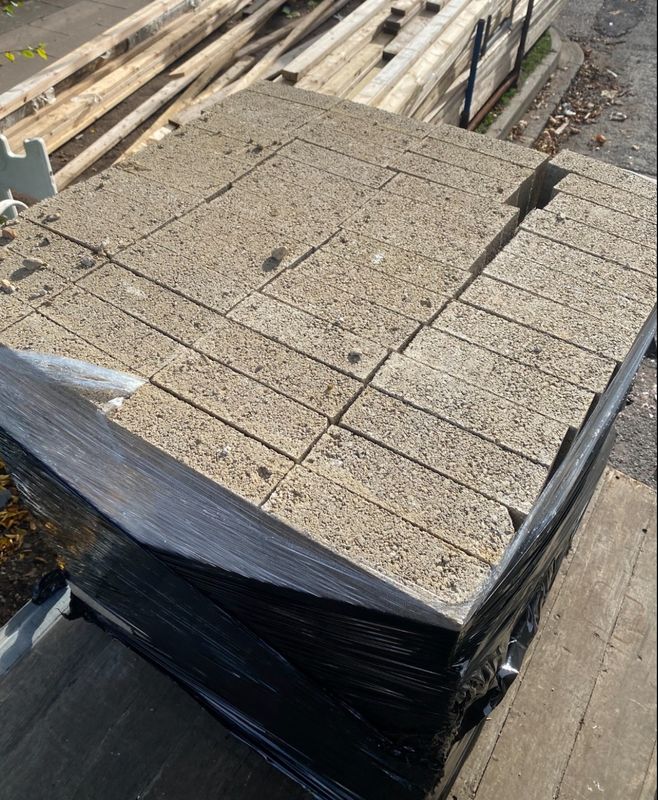 Concrete Coursing Bricks 215 x 65mm 24N (Pack of 468)