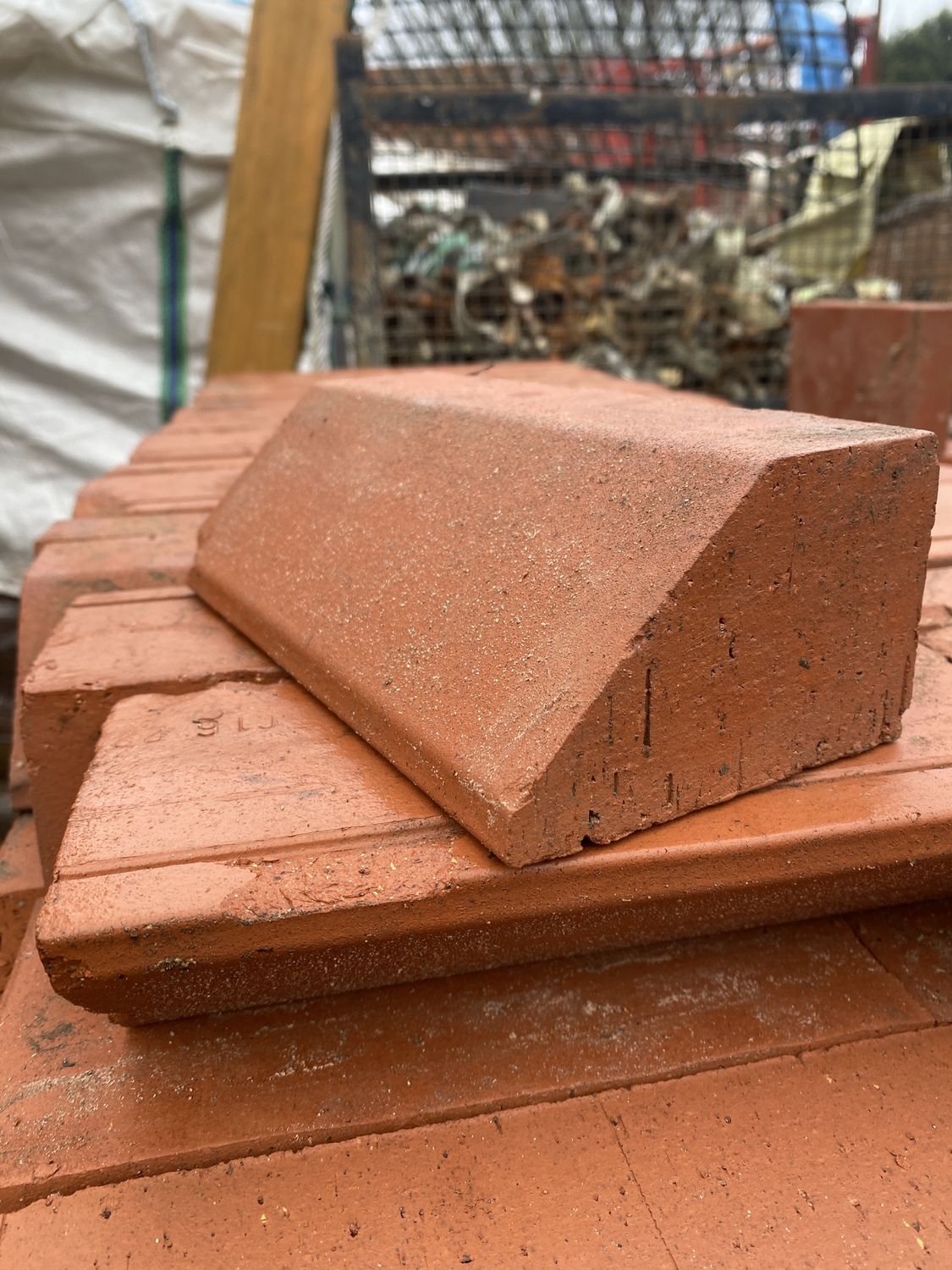 PL3.2 Plinth Stretcher Red Smooth Special Shape Brick (Pack of 35)
