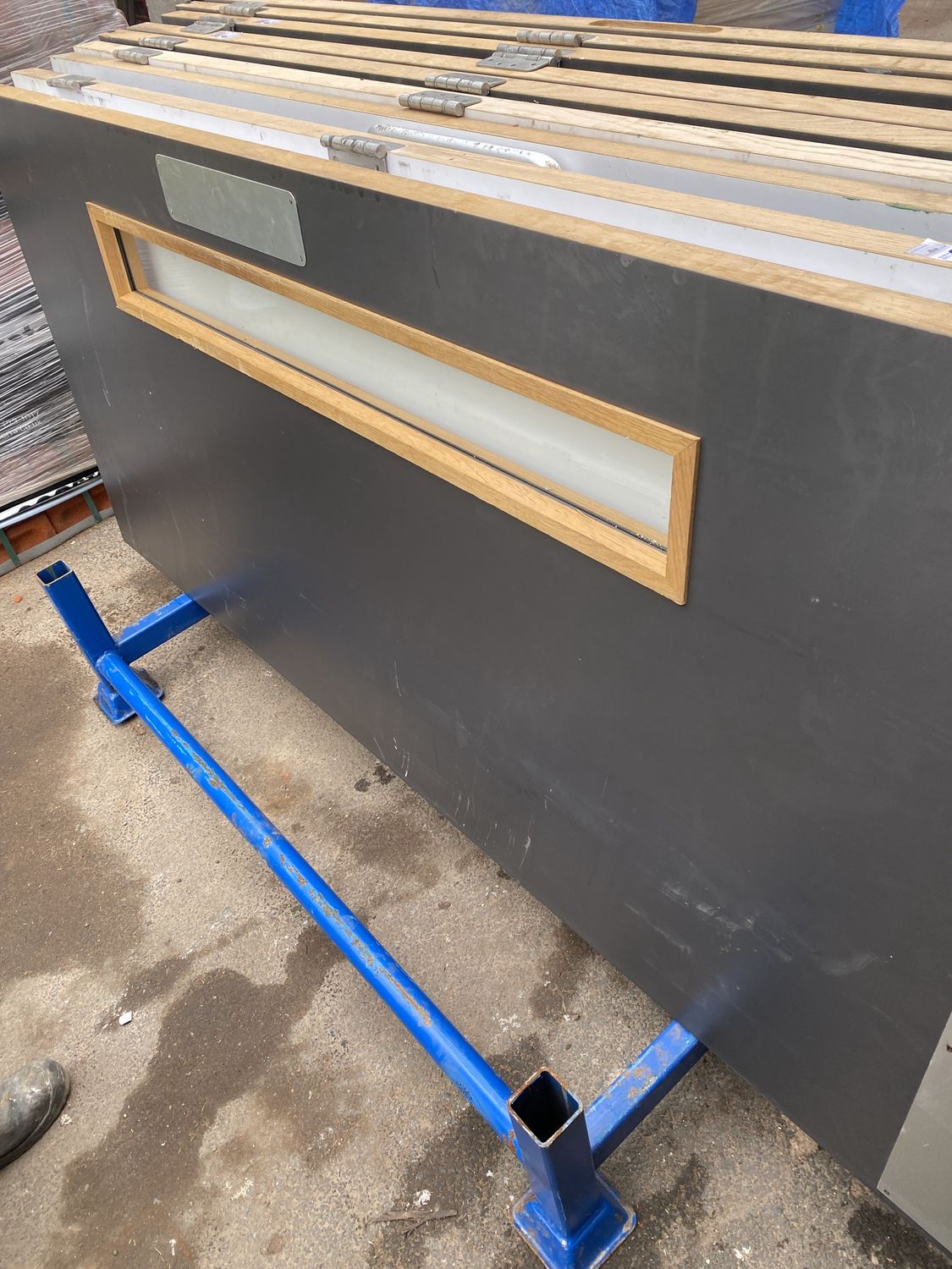 FD30 Office Internal Door with Glass Strip 2040 x 926mm RH