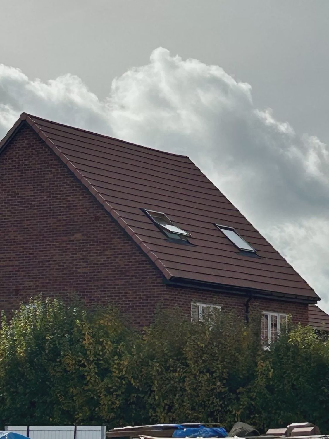 Thin Flat Roof Tiles Terracotta (135 Per Pack)