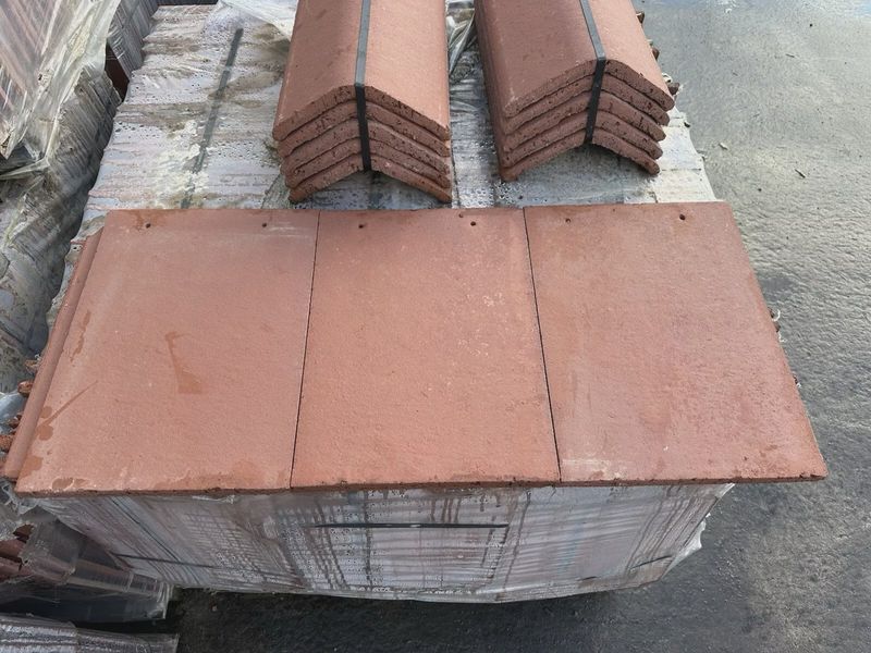 Thin Flat Roof Tiles Terracotta (135 Per Pack)
