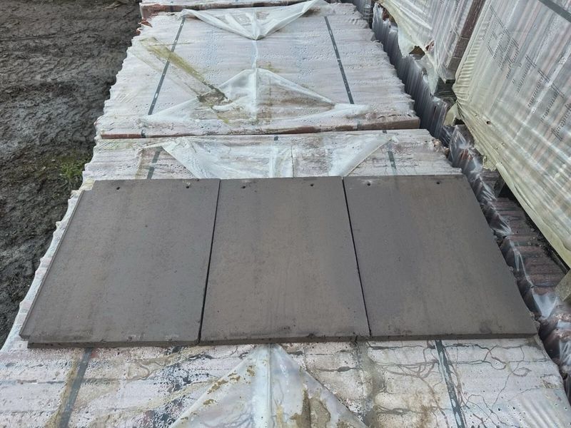Thin Flat Roof Tiles Brown (228 Per Pack)