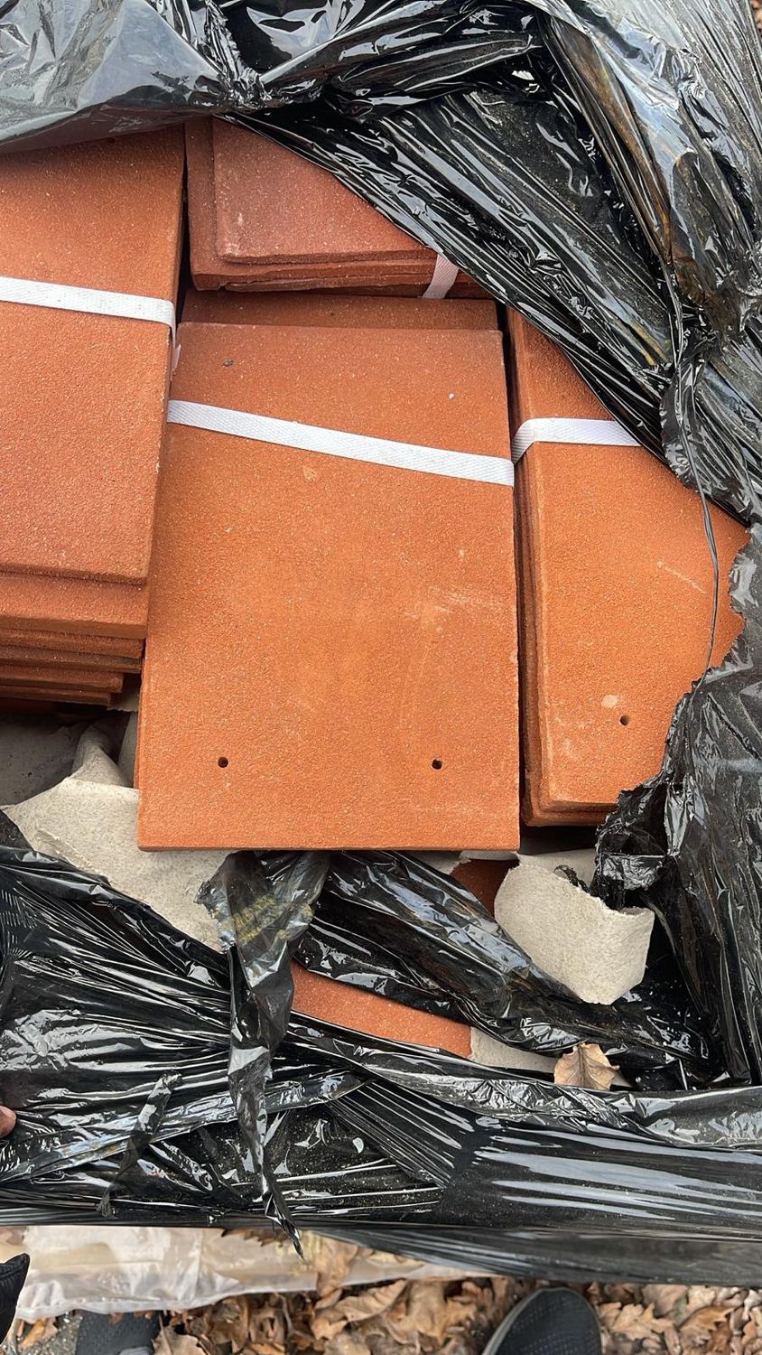 Clayhall Red Blend Clay Roof Tiles (1200 per pack)