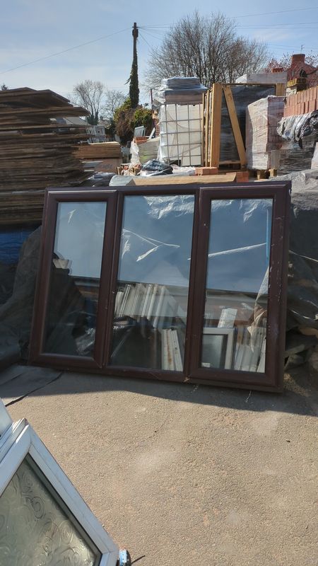 uPVC Window brown 176 x 132