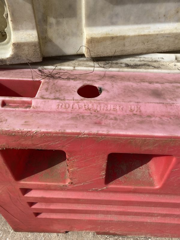 RB2000 Red and White Rota Barrier HGV