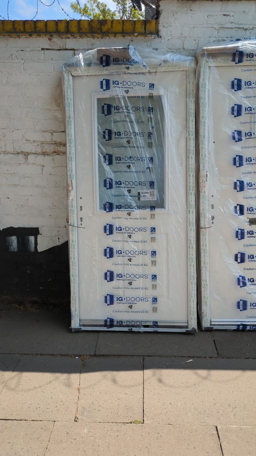 White Composite Door (1010 x 2090)