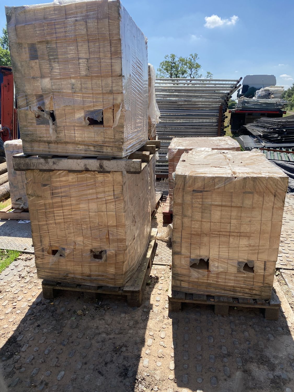 Ibstock Hardwicke Minster Sandstone Mixture Wirecut Facing Brick Pack of 475
