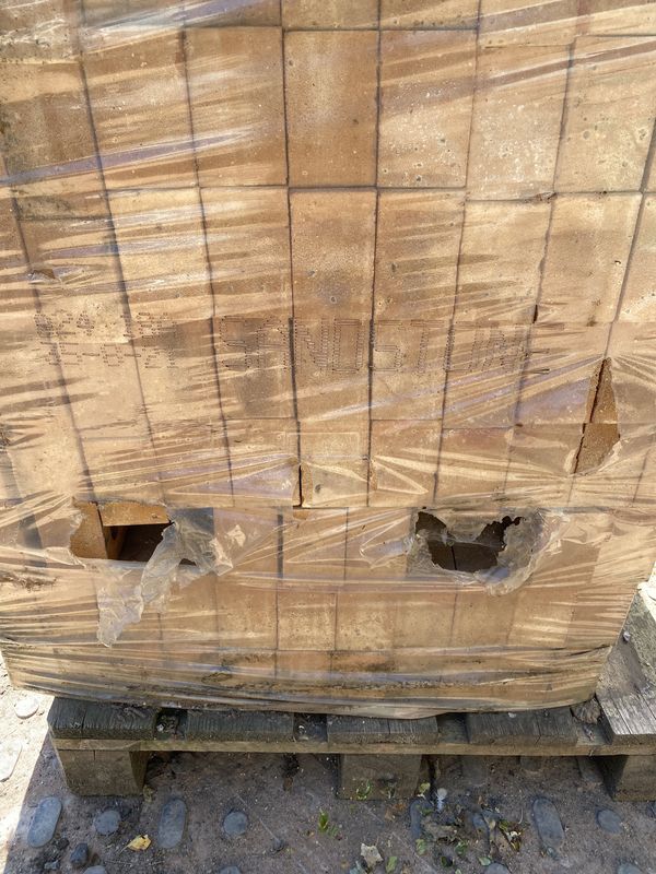 Ibstock Hardwicke Minster Sandstone Mixture Wirecut Facing Brick Pack of 475