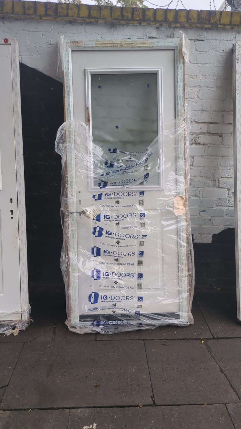 White Composite Door (930 x 2275)