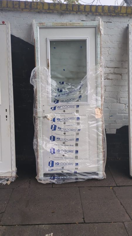 White Composite Door (930 x 2275)