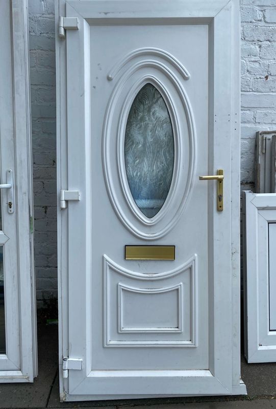 uPVC Front Door Oval Glass White (940 x 2035)