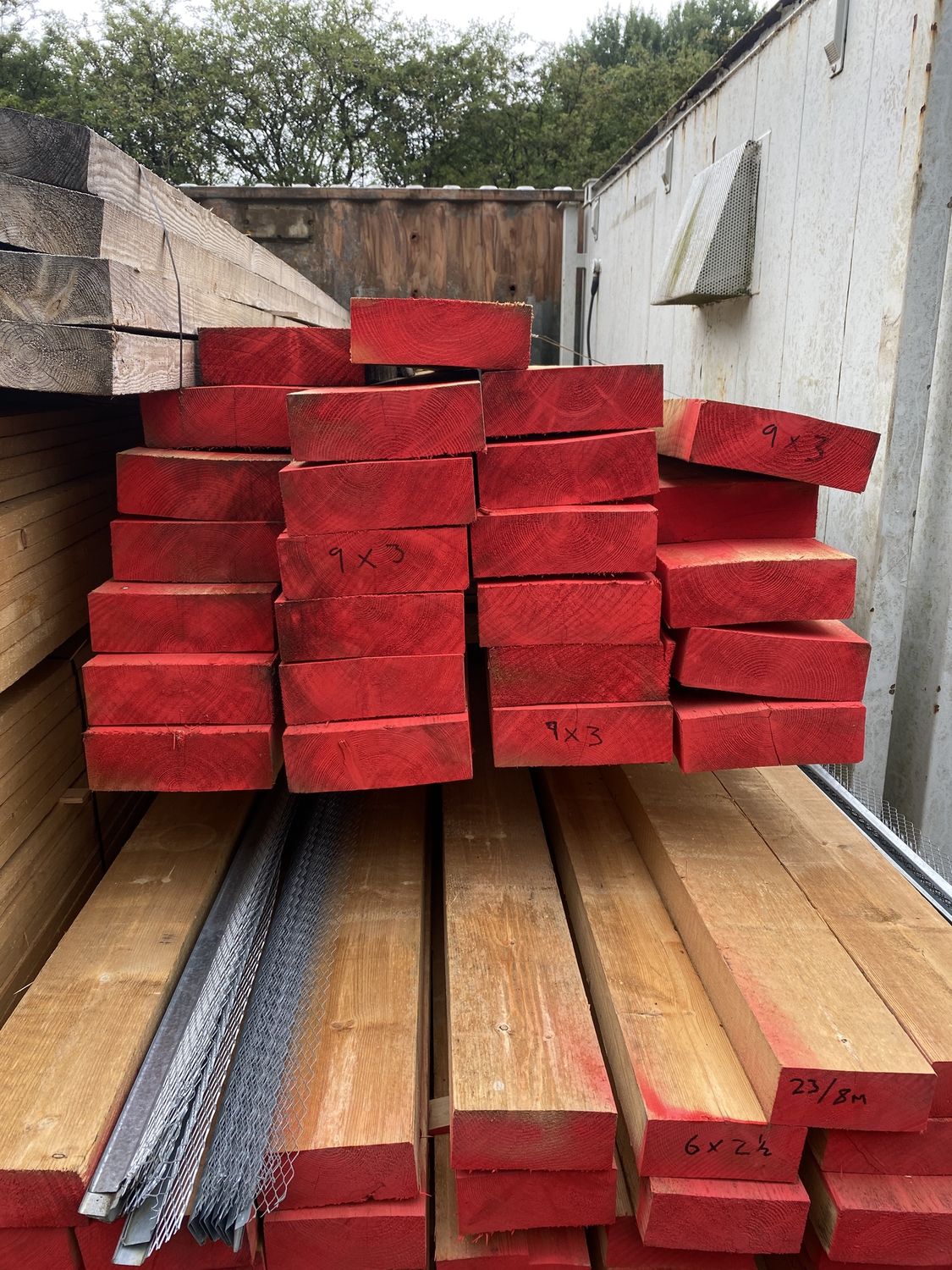 9 x 3&quot; Timber / Joist / 4.2m
