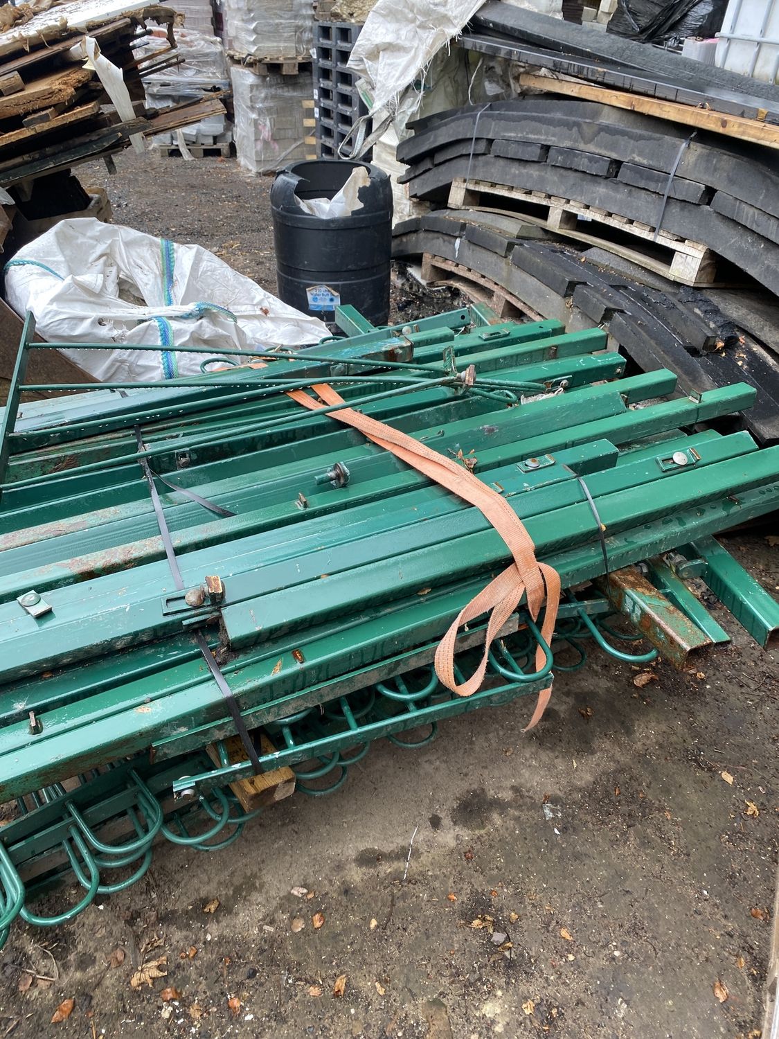 Green Hoop Bow Post 4ft