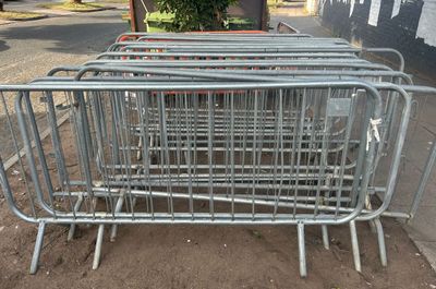 Crowd barriers silver