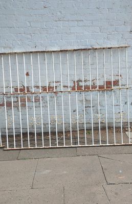 Iron White Fencing Gates  (2100 x 1560)