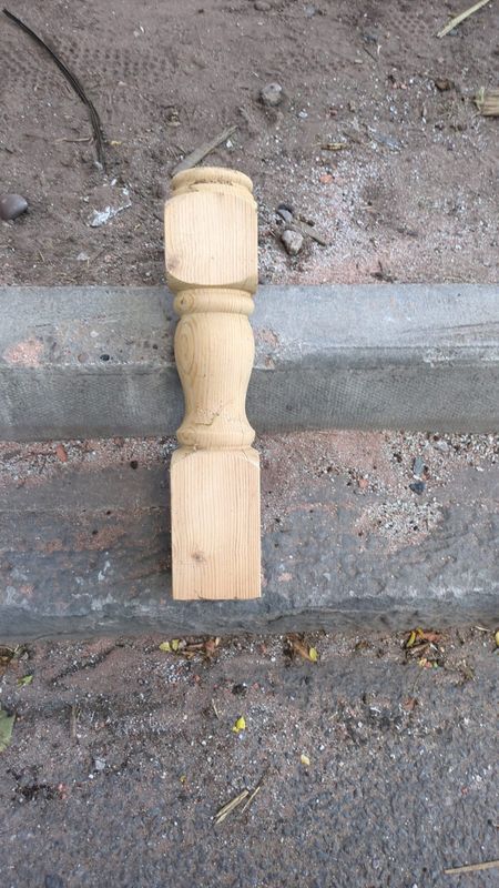 Newel Post Wood Turned (90mm x 425mm)