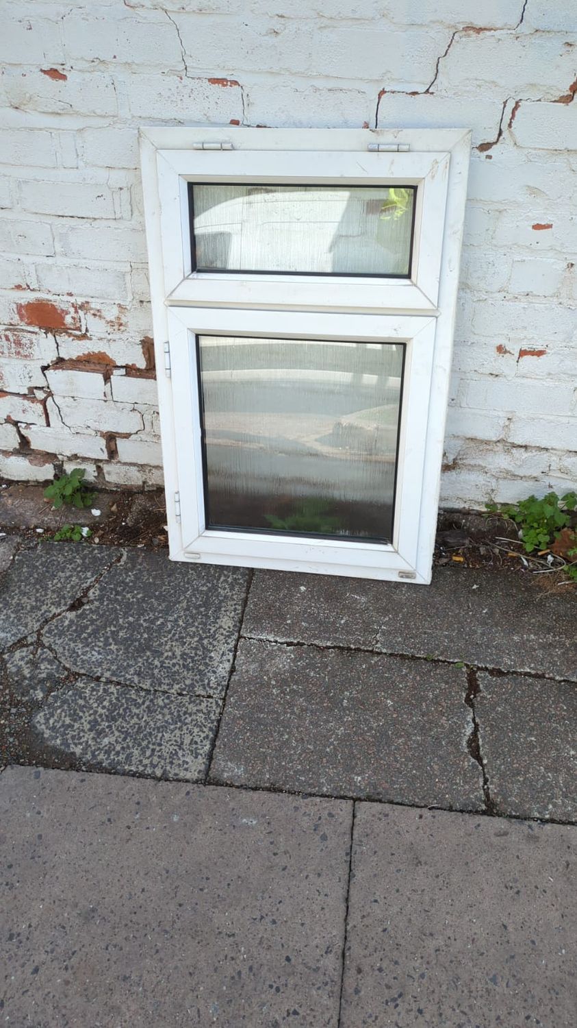 uPVC Window White Frosted Glass (635 x 950)
