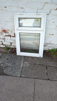 uPVC Window White Frosted Glass (635 x 950)