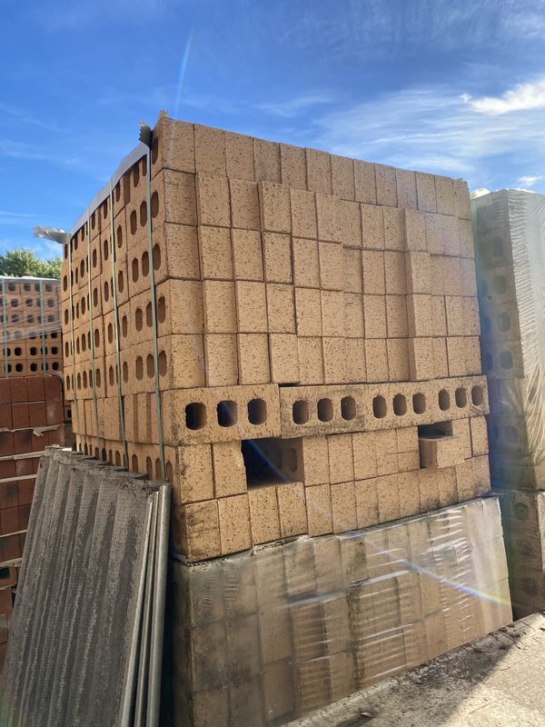 Carlton Pennine Buff Wirecut Bricks (Pack of 400)