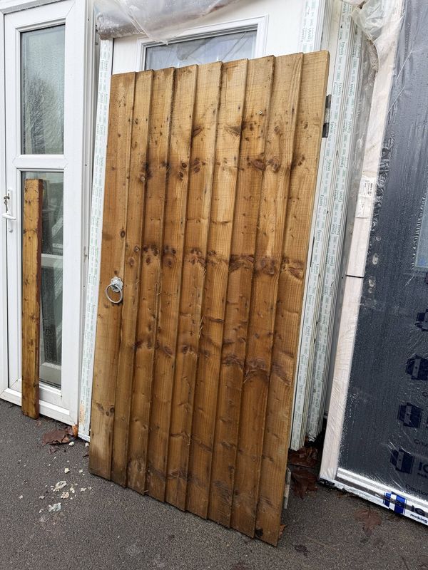 Wooden Feather Edge Garden Gate