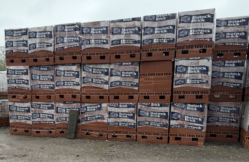 Ibstock Aston Red Sandfaced Offshade (Pack of 552)