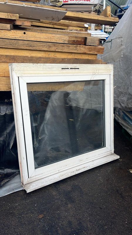 uPVC  White Window (1305 x 1185)