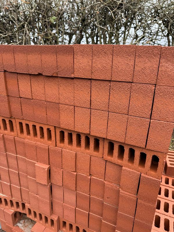 Ibstock Aston Red Sandfaced Wirecut Facing Bricks (Pack of 552) A0378A
