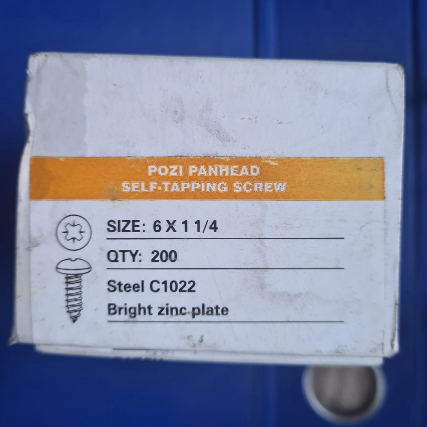 6 x 1 1/4 Screws x 200