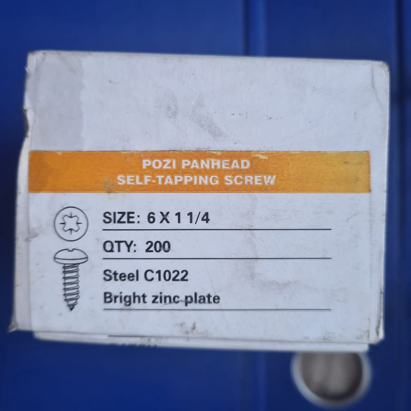 6 x 1 1/4 Screws x 200