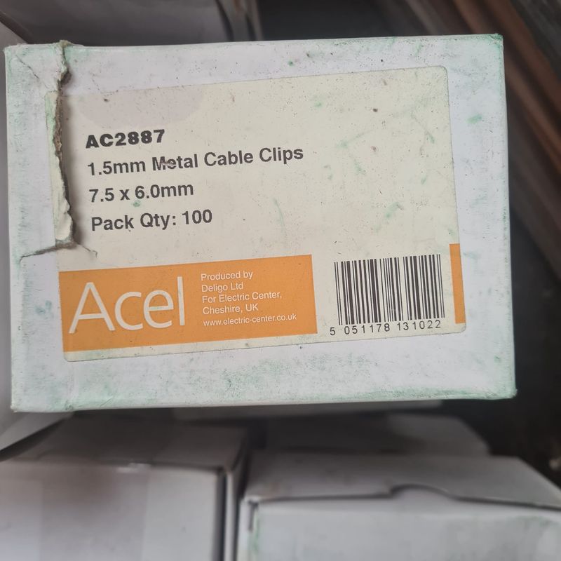 1.5mm Cable Clips Metal Box Of 100