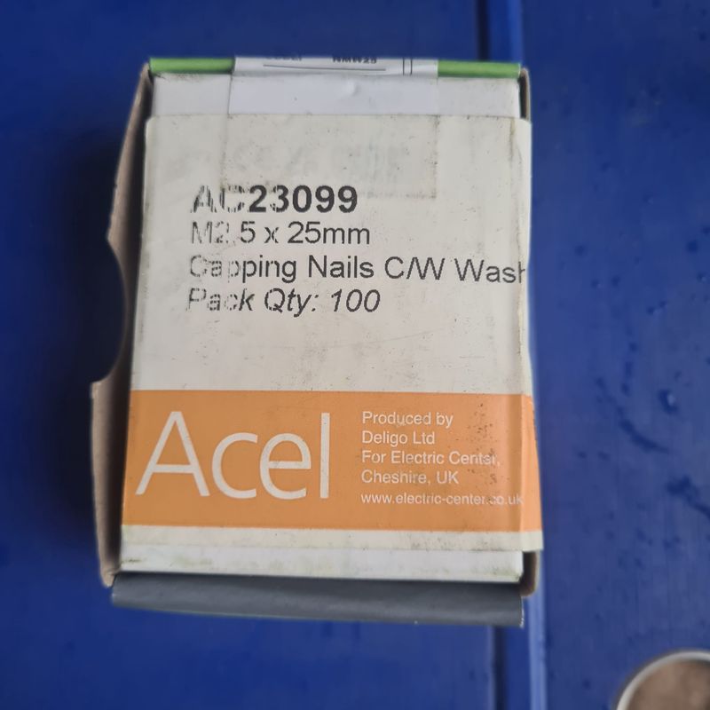 M 2.5 x 25mm Capping Nails Box Of 100