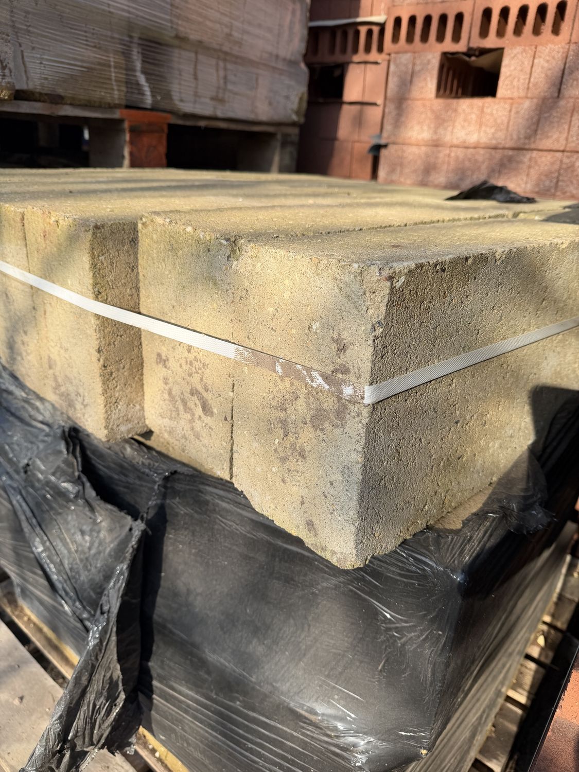 140mm Solid Concrete Blocks (Pack of 48)
