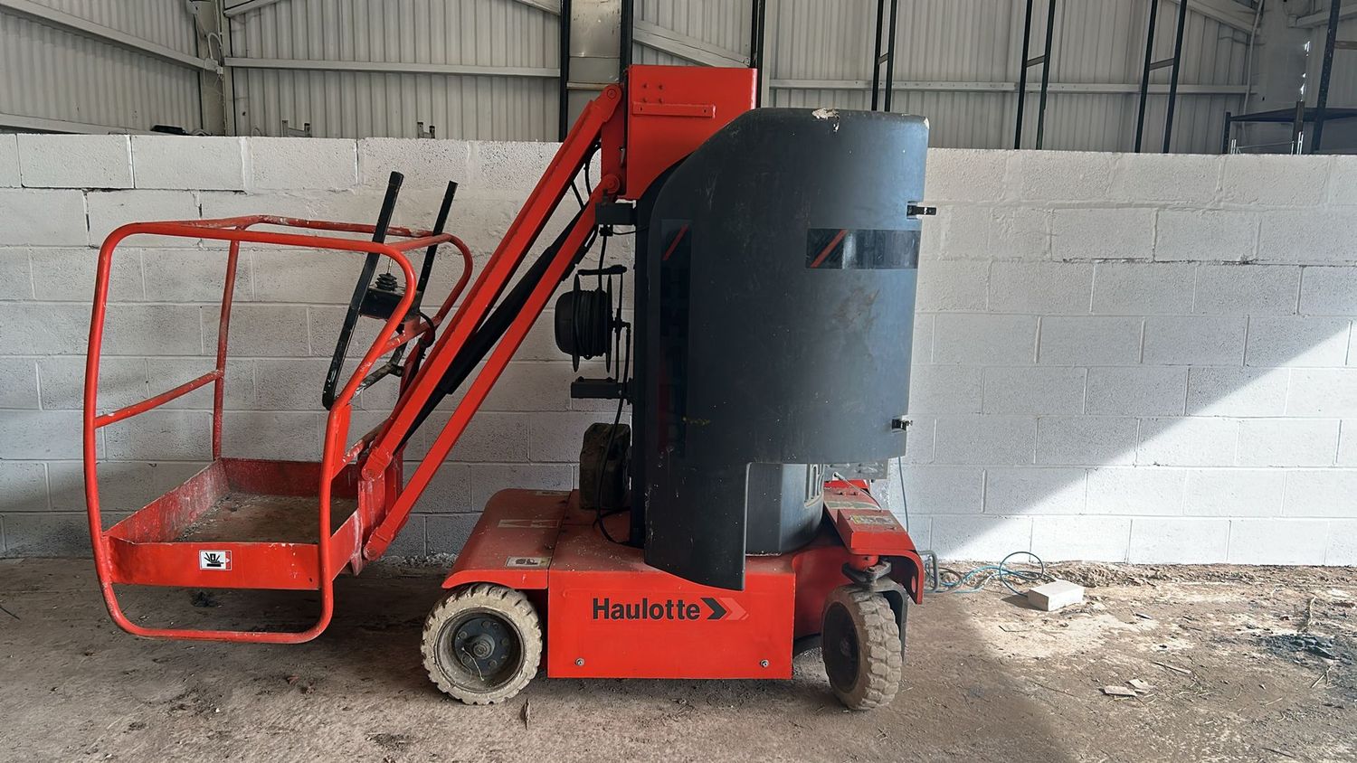 Pinguely Haulotte Scissor Lift HAT HM10P
