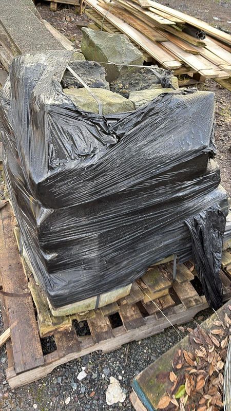 Granite Sett Liverpool Docks Large Size (Pallet of 45)