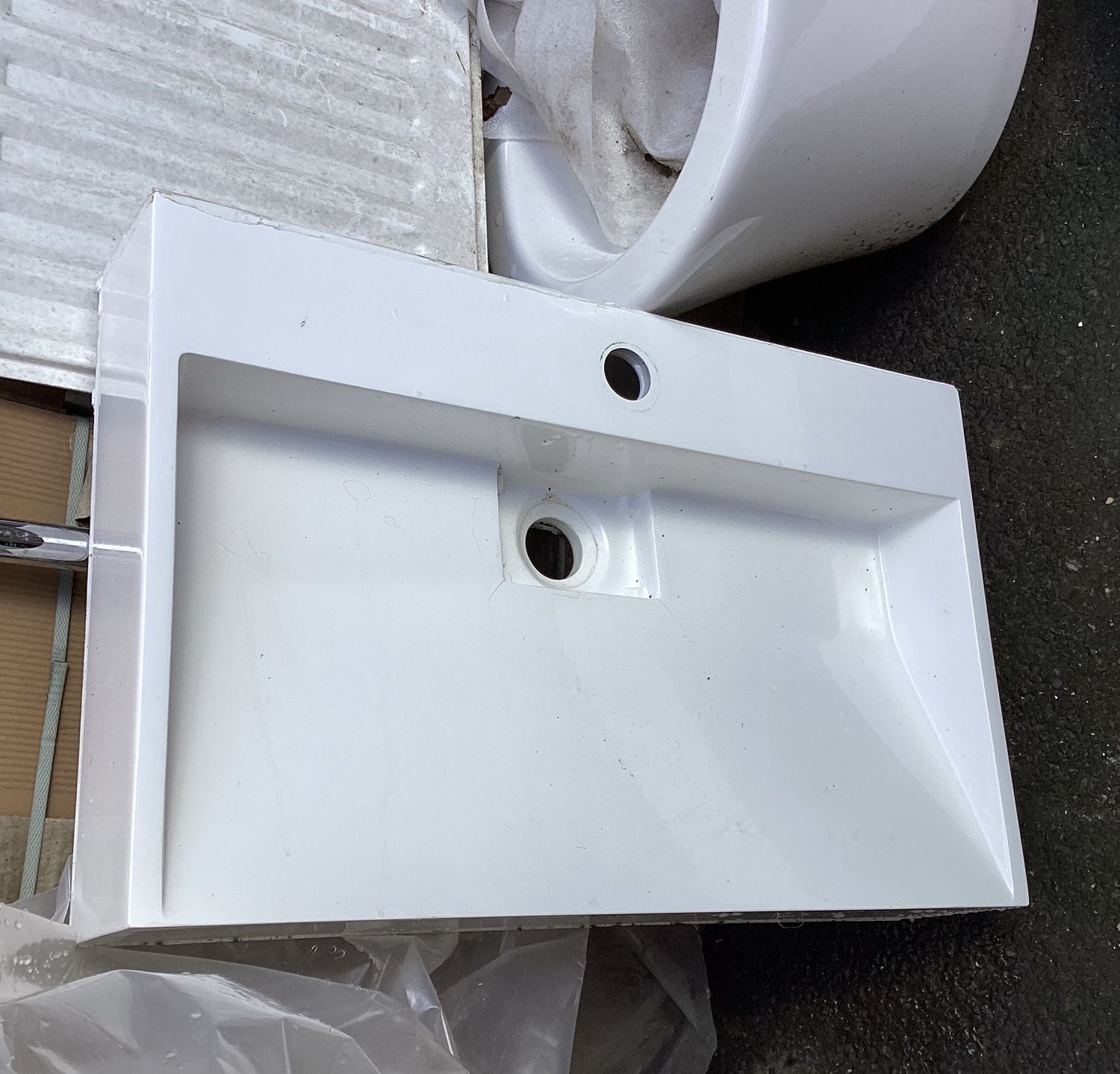 Bathroom Sink 380 x 600mm