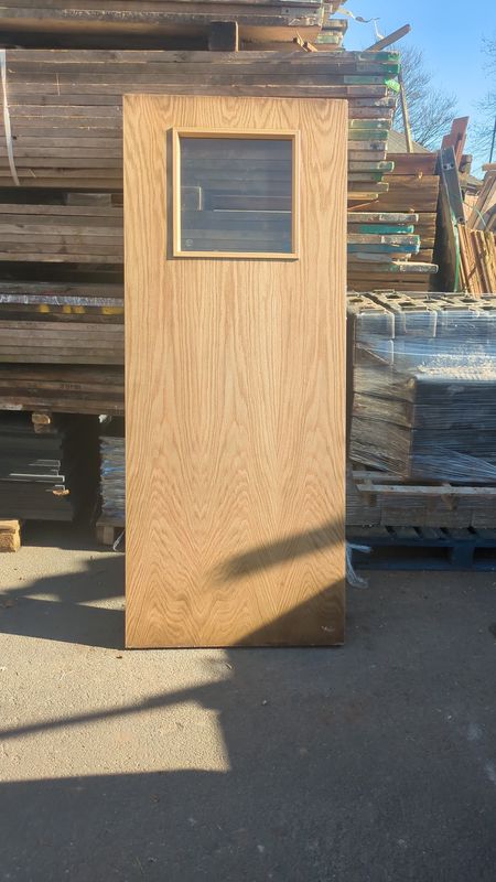 Internal Door 1 Square Window 830 x 2040mm