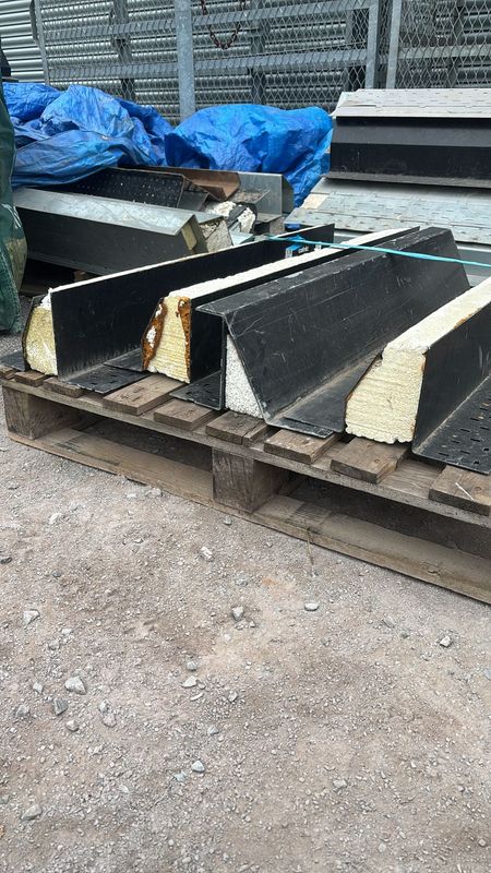 TS110/100/ 1050mm Lintel