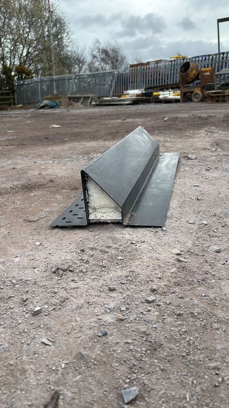 CG90/100/ 900mm Lintel