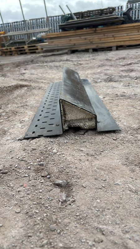 CGE90/100/ 900mm Lintel