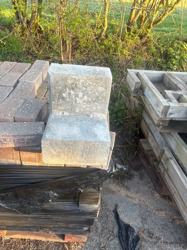Corner Kerb (30x30)