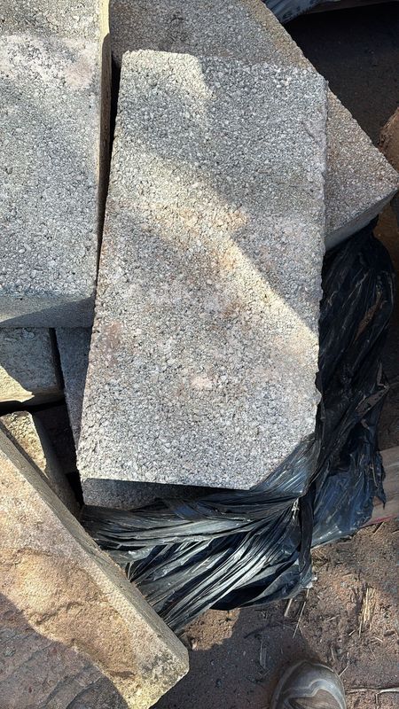 Concrete Brick (43 x 21)