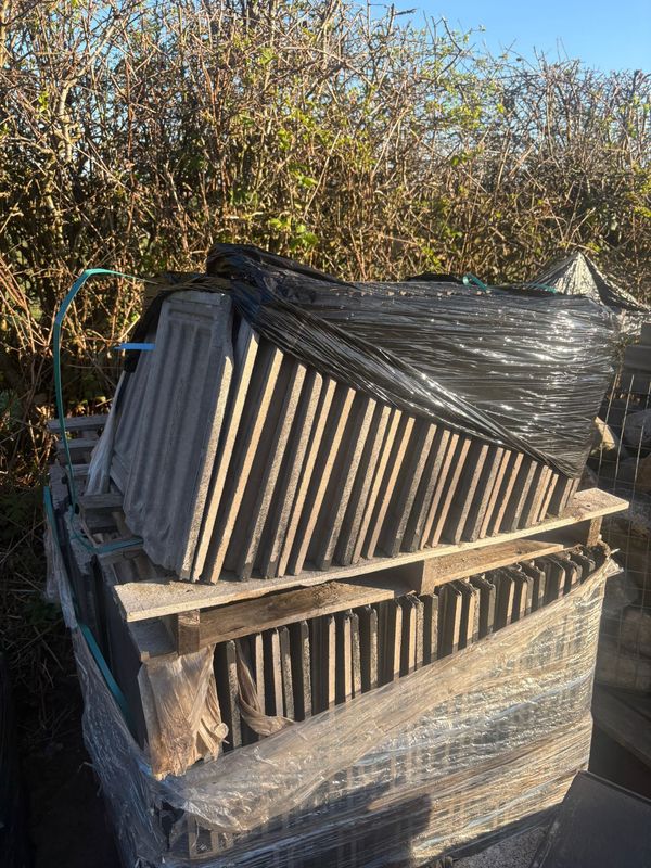 Russell Roof Tiles (42x34)