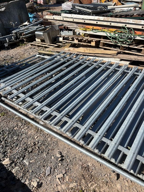 Palisade Panels (2.7m x 1.7m)