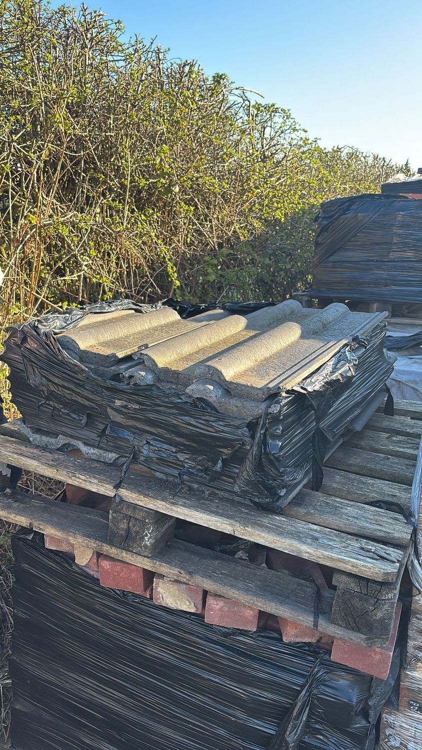 Reclaimed Roof Tiles (35x40)