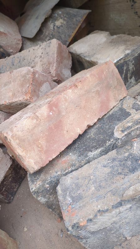 Reclaimed Brick 230L x 80H x 110W Single