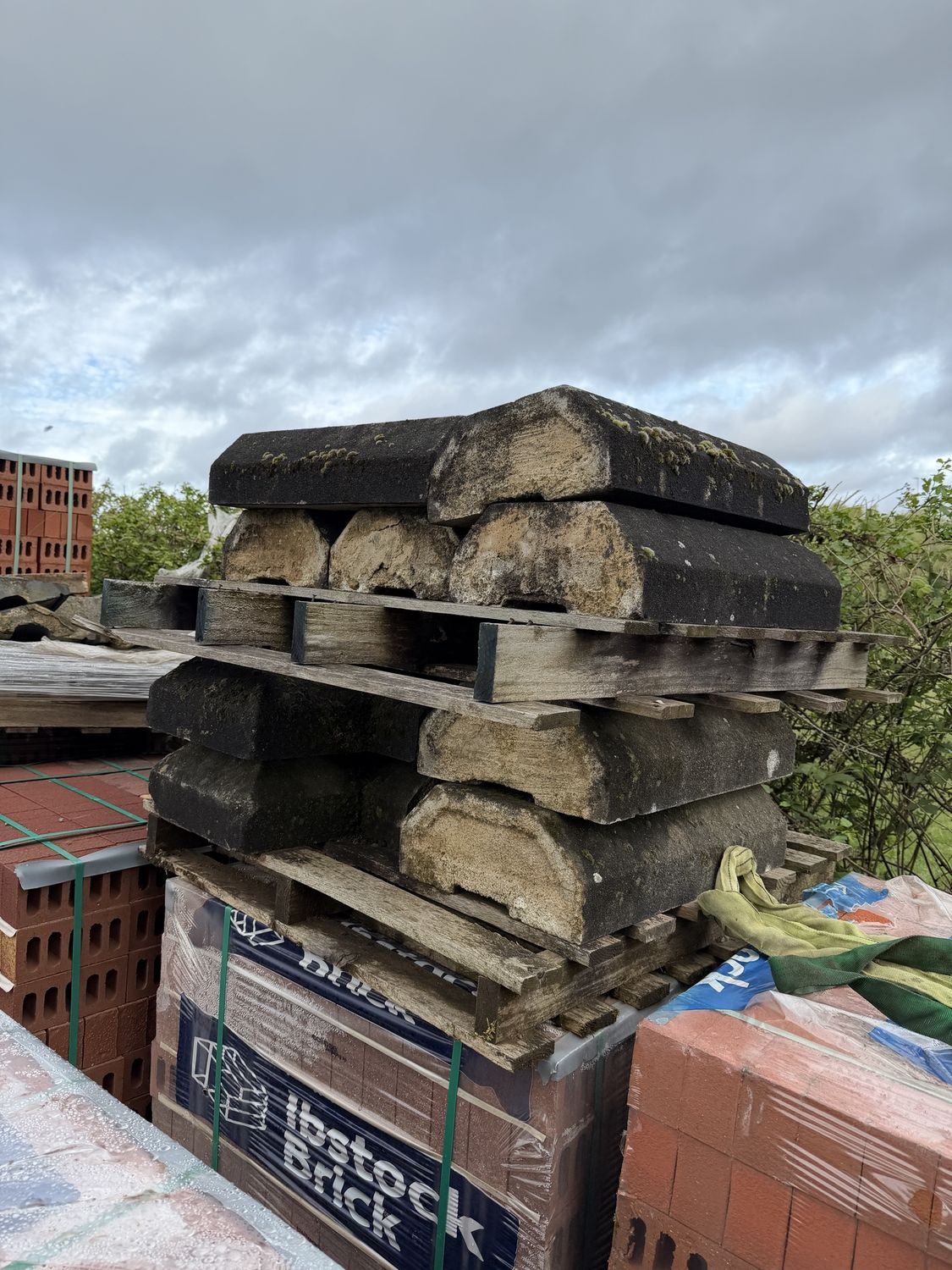 Stone Copping (61mm x 36mm x 155mm)